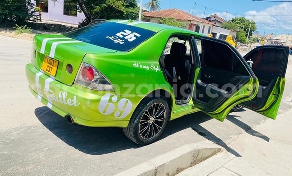 Buy Used Toyota Altezza Green Car in Dar es Salaam in Dar es Salaam Buy Used Toyota Altezza Green Car in Dar es Salaam in Dar es Salaam