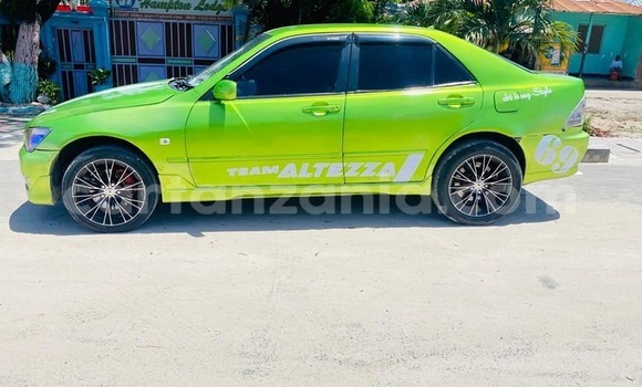 Buy Used Toyota Altezza Green Car in Dar es Salaam in Dar es Salaam Buy Used Toyota Altezza Green Car in Dar es Salaam in Dar es Salaam