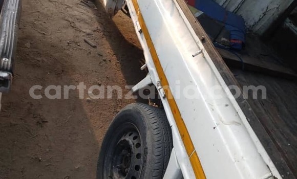 Buy Used Suzuki Carry White Car in Dar es Salaam in Dar es Salaam Buy Used Suzuki Carry White Car in Dar es Salaam in Dar es Salaam