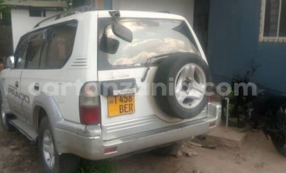 Nunua Ilio tumika Toyota Land Cruiser Prado Nyeupe Gari ndani ya Dar es Salaam nchini Dar es Salaam Nunua Ilio tumika Toyota Land Cruiser Prado Nyeupe Gari ndani ya Dar es Salaam nchini Dar es Salaam