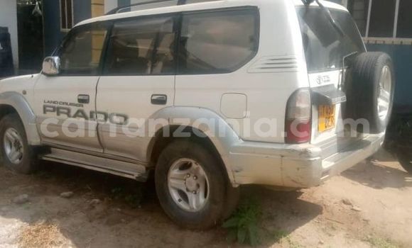 Nunua Ilio tumika Toyota Land Cruiser Prado Nyeupe Gari ndani ya Dar es Salaam nchini Dar es Salaam Nunua Ilio tumika Toyota Land Cruiser Prado Nyeupe Gari ndani ya Dar es Salaam nchini Dar es Salaam