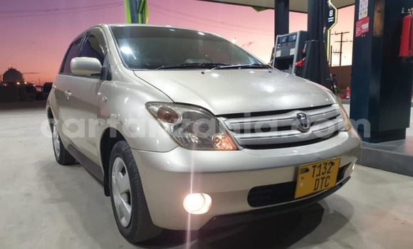 Buy Used Toyota IST Beige Car in Dar es Salaam in Dar es Salaam