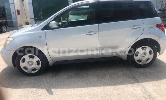 Buy Used Toyota IST Silver Car in Dar es Salaam in Dar es Salaam