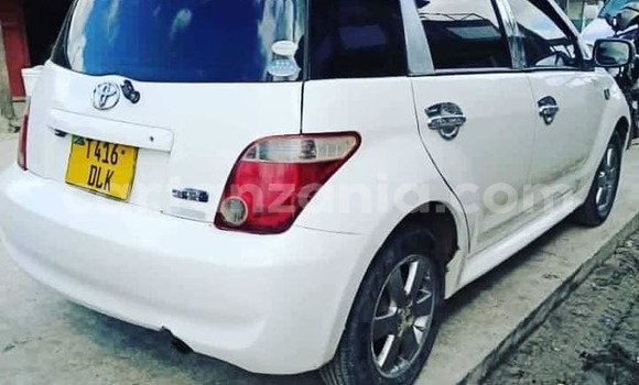 Buy Used Toyota IST White Car in Dar es Salaam in Dar es Salaam Buy Used Toyota IST White Car in Dar es Salaam in Dar es Salaam