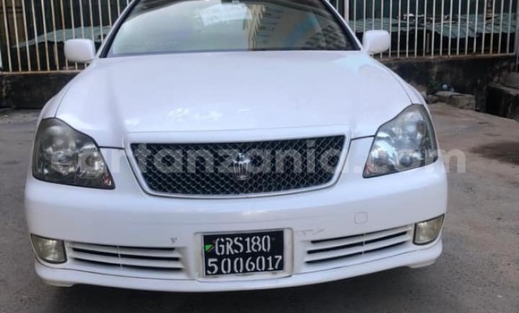 Buy Used Toyota Crown White Car in Dar es Salaam in Dar es Salaam Buy Used Toyota Crown White Car in Dar es Salaam in Dar es Salaam
