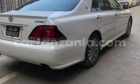 Nunua Ilio tumika Toyota Crown Nyeupe Gari ndani ya Dar es Salaam nchini Dar es Salaam Nunua Ilio tumika Toyota Crown Nyeupe Gari ndani ya Dar es Salaam nchini Dar es Salaam