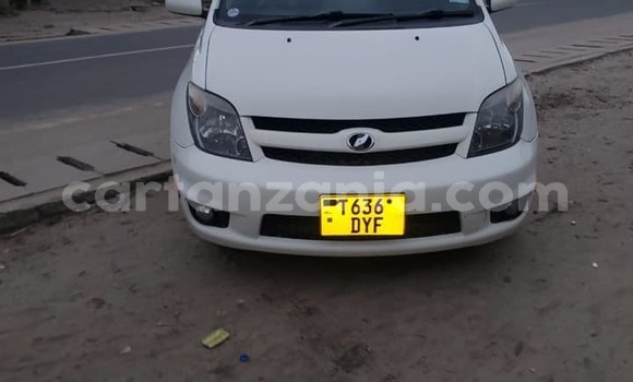Buy Used Toyota IST White Car in Dar es Salaam in Dar es Salaam Buy Used Toyota IST White Car in Dar es Salaam in Dar es Salaam