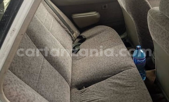 Nunua Ilio tumika Toyota Sprinter Nyeupe Gari ndani ya Dar es Salaam nchini Dar es Salaam Nunua Ilio tumika Toyota Sprinter Nyeupe Gari ndani ya Dar es Salaam nchini Dar es Salaam