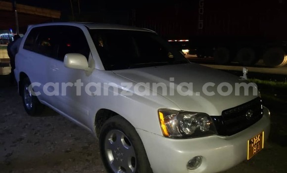 Buy Used Toyota Kluger White Car in Dar es Salaam in Dar es Salaam Buy Used Toyota Kluger White Car in Dar es Salaam in Dar es Salaam