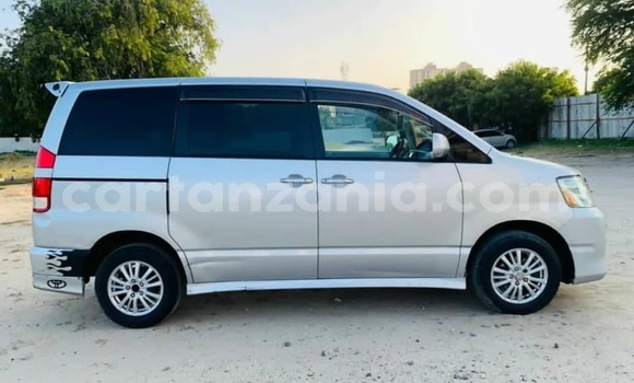 Buy Used Toyota Noah Silver Car in Dar es Salaam in Dar es Salaam