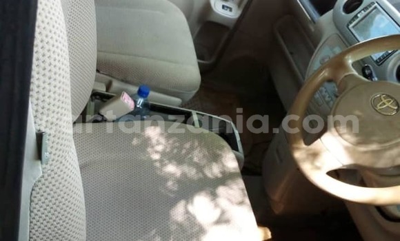 Buy Used Toyota Porte Silver Car in Dar es Salaam in Dar es Salaam Buy Used Toyota Porte Silver Car in Dar es Salaam in Dar es Salaam