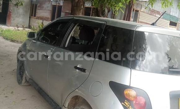 Buy Used Toyota IST Silver Car in Dar es Salaam in Dar es Salaam Buy Used Toyota IST Silver Car in Dar es Salaam in Dar es Salaam