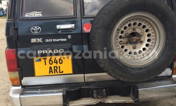 Nunua Ilio tumika Toyota Land Cruiser Prado Nyeusi Gari ndani ya Dar es Salaam nchini Dar es Salaam Nunua Ilio tumika Toyota Land Cruiser Prado Nyeusi Gari ndani ya Dar es Salaam nchini Dar es Salaam