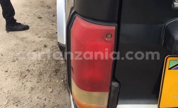 Nunua Ilio tumika Toyota Land Cruiser Prado Nyeusi Gari ndani ya Dar es Salaam nchini Dar es Salaam Nunua Ilio tumika Toyota Land Cruiser Prado Nyeusi Gari ndani ya Dar es Salaam nchini Dar es Salaam
