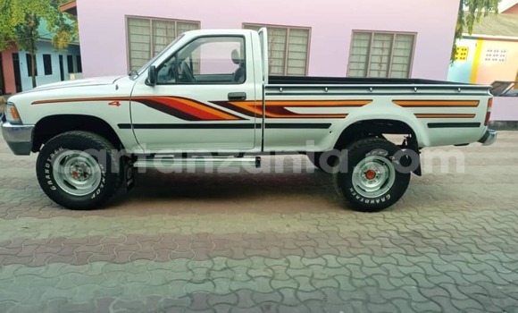 Buy Used Toyota Hilux White Car in Dar es Salaam in Dar es Salaam Buy Used Toyota Hilux White Car in Dar es Salaam in Dar es Salaam
