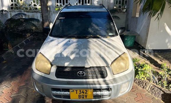 Buy Used Toyota RAV4 White Car in Dar es Salaam in Dar es Salaam Buy Used Toyota RAV4 White Car in Dar es Salaam in Dar es Salaam