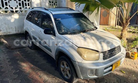 Buy Used Toyota RAV4 White Car in Dar es Salaam in Dar es Salaam Buy Used Toyota RAV4 White Car in Dar es Salaam in Dar es Salaam