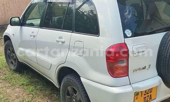 Buy Used Toyota RAV4 White Car in Dar es Salaam in Dar es Salaam Buy Used Toyota RAV4 White Car in Dar es Salaam in Dar es Salaam