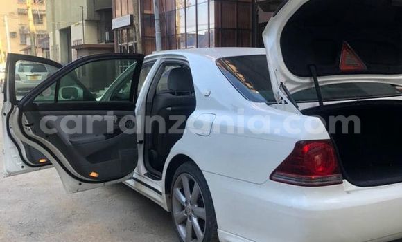Buy Used Toyota Crown White Car in Dar es Salaam in Dar es Salaam Buy Used Toyota Crown White Car in Dar es Salaam in Dar es Salaam