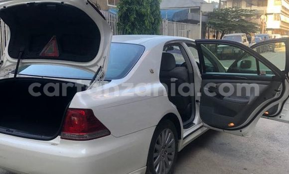 Buy Used Toyota Crown White Car in Dar es Salaam in Dar es Salaam Buy Used Toyota Crown White Car in Dar es Salaam in Dar es Salaam