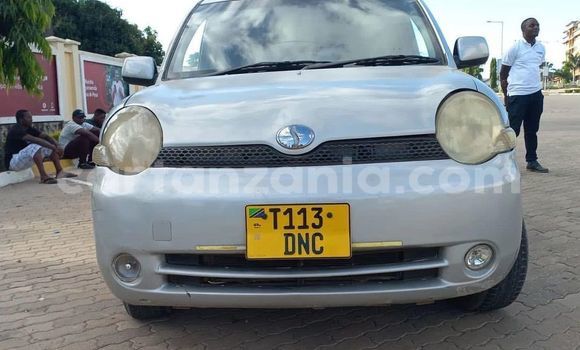 Buy Used Toyota Sienta Silver Car in Dar es Salaam in Dar es Salaam Buy Used Toyota Sienta Silver Car in Dar es Salaam in Dar es Salaam