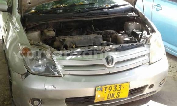 Buy Used Toyota IST Silver Car in Dar es Salaam in Dar es Salaam Buy Used Toyota IST Silver Car in Dar es Salaam in Dar es Salaam