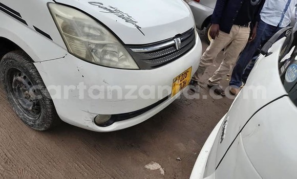Buy Used Toyota ISis White Car in Dar es Salaam in Dar es Salaam Buy Used Toyota ISis White Car in Dar es Salaam in Dar es Salaam