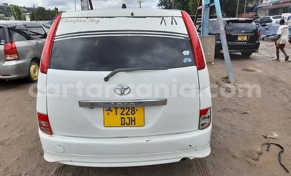 Buy Used Toyota ISis White Car in Dar es Salaam in Dar es Salaam Buy Used Toyota ISis White Car in Dar es Salaam in Dar es Salaam