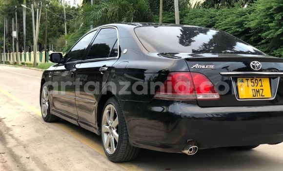 Buy Used Toyota Crown White Car in Dar es Salaam in Dar es Salaam Buy Used Toyota Crown White Car in Dar es Salaam in Dar es Salaam