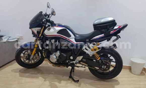 Buy Used Yamaha TENERE Blue Bike in Dar es Salaam in Dar es Salaam Buy Used Yamaha TENERE Blue Bike in Dar es Salaam in Dar es Salaam