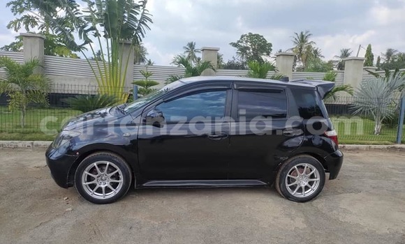 Buy Used Toyota IST Black Car in Dar es Salaam in Dar es Salaam