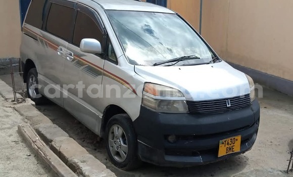 Buy Used Toyota Noah Silver Car in Dar es Salaam in Dar es Salaam
