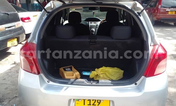 Nunua Ilio tumika Toyota Vitz Fedha Gari ndani ya Dar es Salaam nchini Dar es Salaam Nunua Ilio tumika Toyota Vitz Fedha Gari ndani ya Dar es Salaam nchini Dar es Salaam