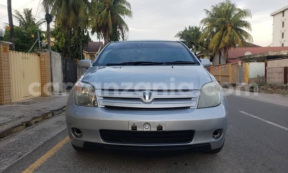 Buy Used Toyota IST Silver Car in Dar es Salaam in Dar es Salaam Buy Used Toyota IST Silver Car in Dar es Salaam in Dar es Salaam