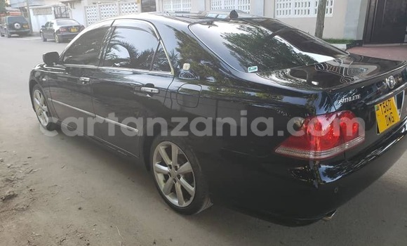Nunua Ilio tumika Toyota Crown Nyeusi Gari ndani ya Dar es Salaam nchini Dar es Salaam Nunua Ilio tumika Toyota Crown Nyeusi Gari ndani ya Dar es Salaam nchini Dar es Salaam