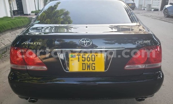 Nunua Ilio tumika Toyota Crown Nyeusi Gari ndani ya Dar es Salaam nchini Dar es Salaam Nunua Ilio tumika Toyota Crown Nyeusi Gari ndani ya Dar es Salaam nchini Dar es Salaam