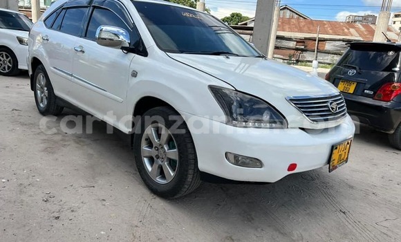 Nunua Ilio tumika Toyota Harrier Nyeupe Gari ndani ya Dar es Salaam nchini Dar es Salaam