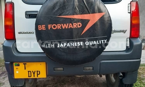 Nunua Ilio tumika Suzuki Jimny Nyeupe Gari ndani ya Dar es Salaam nchini Dar es Salaam Nunua Ilio tumika Suzuki Jimny Nyeupe Gari ndani ya Dar es Salaam nchini Dar es Salaam