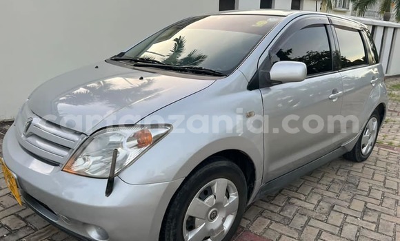 Buy Used Toyota IST Silver Car in Dar es Salaam in Dar es Salaam Buy Used Toyota IST Silver Car in Dar es Salaam in Dar es Salaam