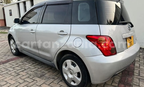 Buy Used Toyota IST Silver Car in Dar es Salaam in Dar es Salaam Buy Used Toyota IST Silver Car in Dar es Salaam in Dar es Salaam