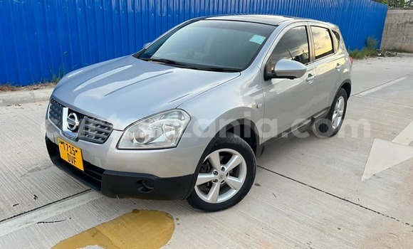 Buy Used Nissan Dualis Silver Car in Dar es Salaam in Dar es Salaam