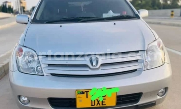 Buy Used Toyota IST Silver Car in Dar es Salaam in Dar es Salaam