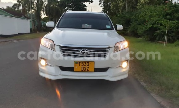 Buy Used Toyota Vanguard White Car in Dar es Salaam in Dar es Salaam