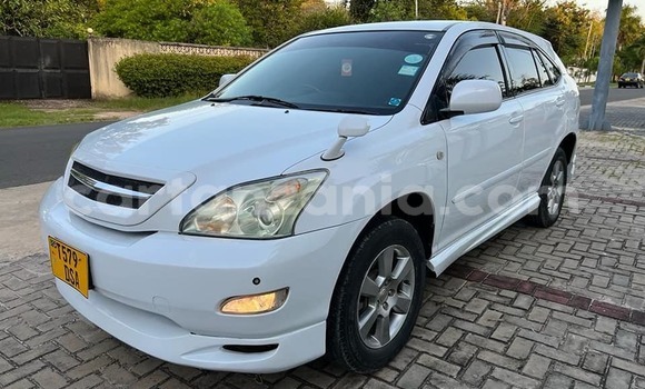 Buy Used Toyota Harrier White Car in Dar es Salaam in Dar es Salaam
