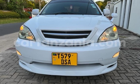 Buy Used Toyota Harrier White Car in Dar es Salaam in Dar es Salaam Buy Used Toyota Harrier White Car in Dar es Salaam in Dar es Salaam