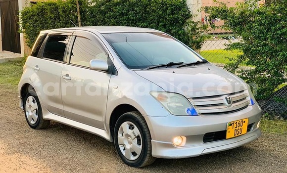 Buy Used Toyota IST Silver Car in Dar es Salaam in Dar es Salaam