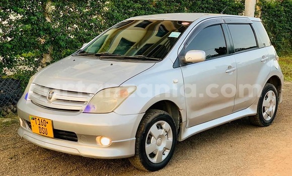 Buy Used Toyota IST Silver Car in Dar es Salaam in Dar es Salaam Buy Used Toyota IST Silver Car in Dar es Salaam in Dar es Salaam
