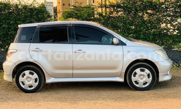 Buy Used Toyota IST Silver Car in Dar es Salaam in Dar es Salaam Buy Used Toyota IST Silver Car in Dar es Salaam in Dar es Salaam