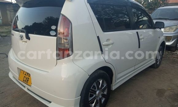 Nunua Ilio tumika Toyota Passo Nyeupe Gari ndani ya Dar es Salaam nchini Dar es Salaam