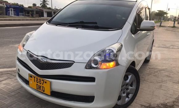 Buy Used Toyota Ractis White Car in Dar es Salaam in Dar es Salaam Buy Used Toyota Ractis White Car in Dar es Salaam in Dar es Salaam